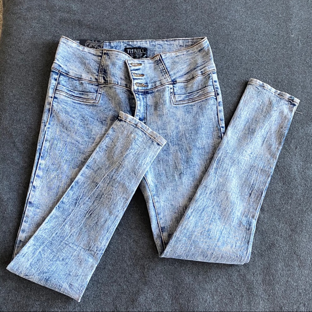 3/10$ Thrill Skinny Jeans